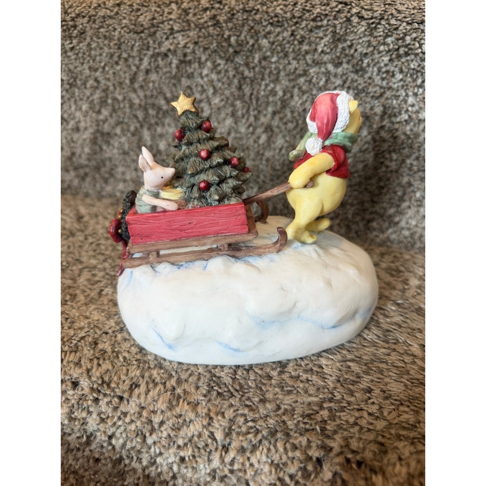 Charpente classic Winnie the Pooh winter sleigh ride music box w/box